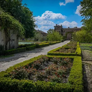 Antica Corte Pallavicina Relais Casa de Campo